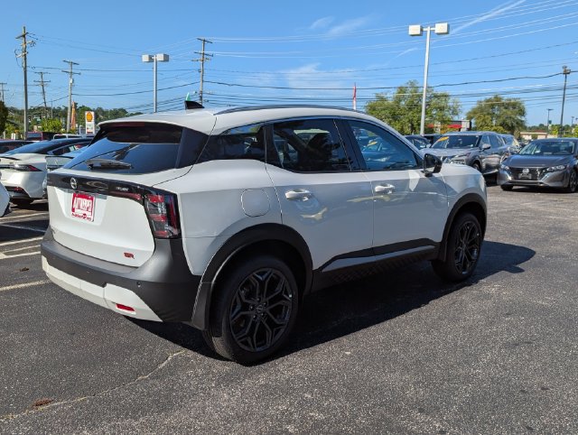 New 2026 Nissan Kicks SR FWD image 2