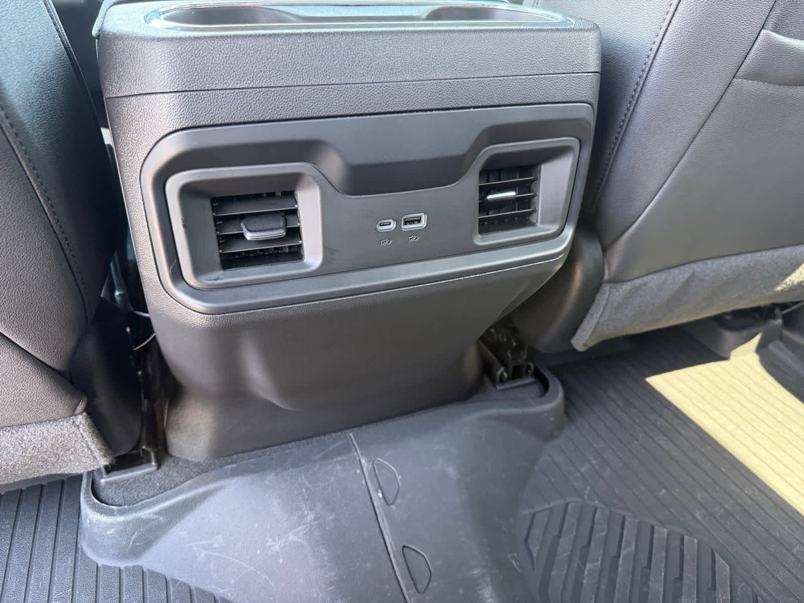 Used 2024 Chevrolet Silverado 1500 LT Trail Boss w/ Convenience Package II AWD/4WD image 16