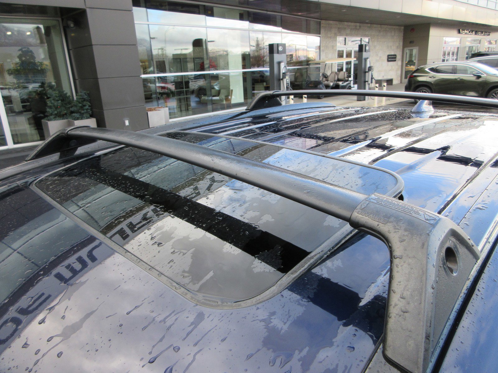 Used 2021 Toyota RAV4 XLE Premium image 17