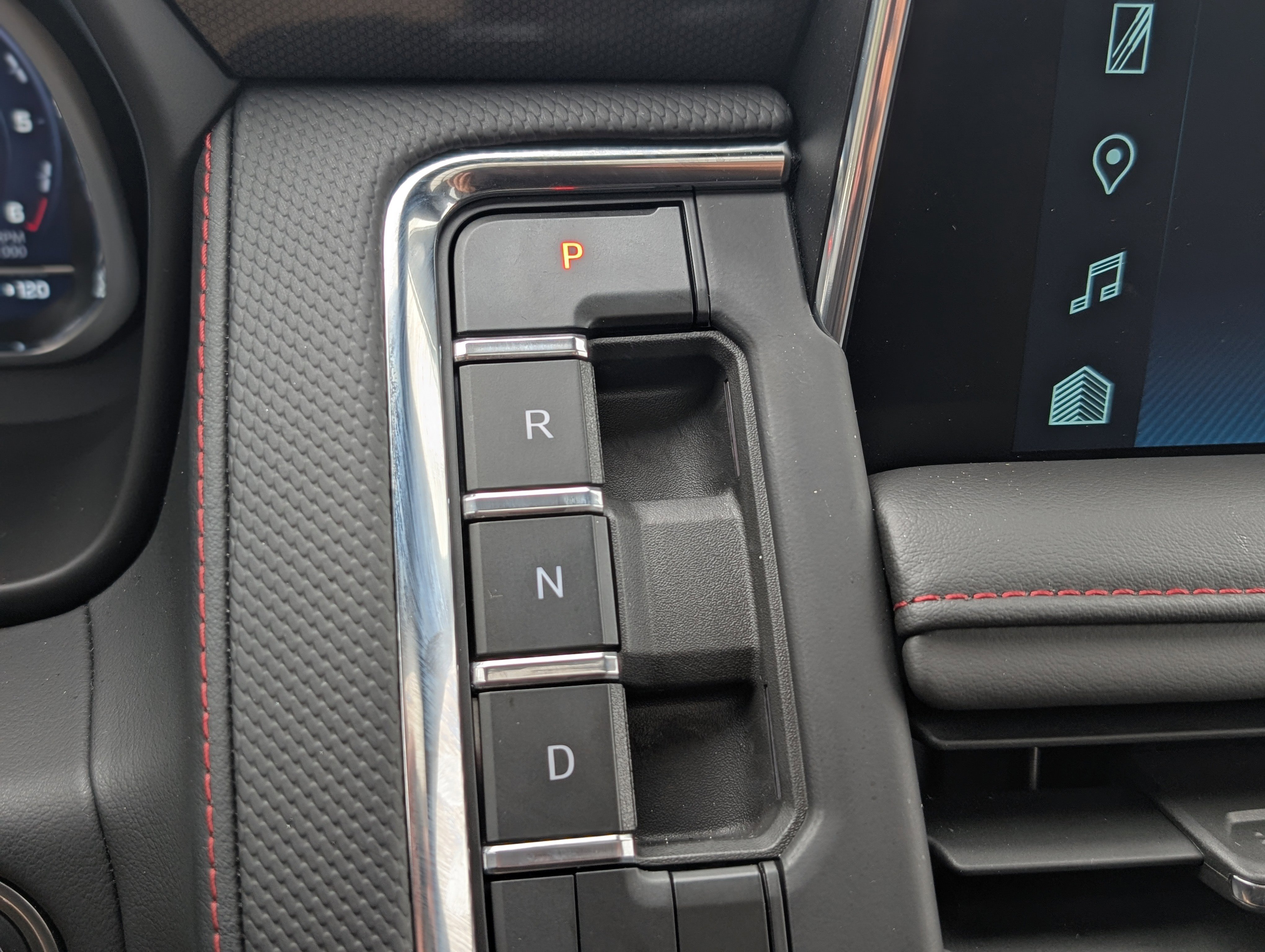 Used 2024 Chevrolet Suburban RST w/ Sport Performance Package image 35