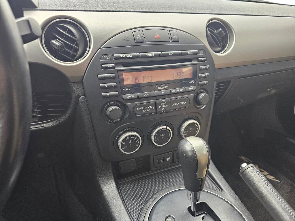 Used 2010 MAZDA MX-5 Miata Grand Touring w/ Premium Pkg image 23