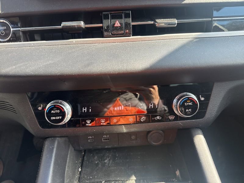 Used 2023 Mitsubishi Outlander SE image 17