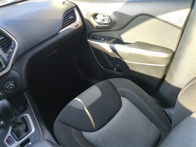 Used 2017 Jeep Cherokee Sport w/ Trailer Tow Group image 18