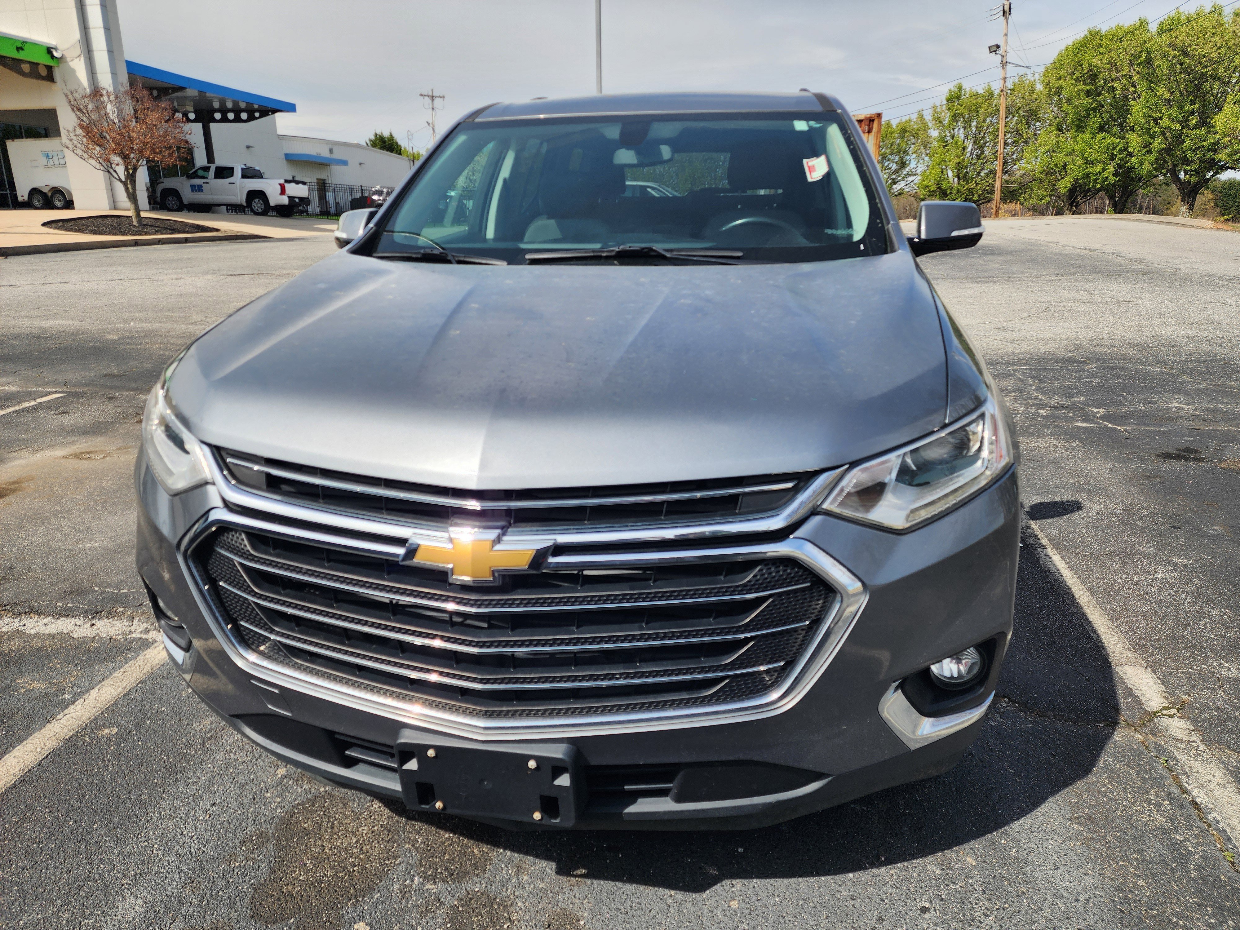 Used 2018 Chevrolet Traverse LT image 2