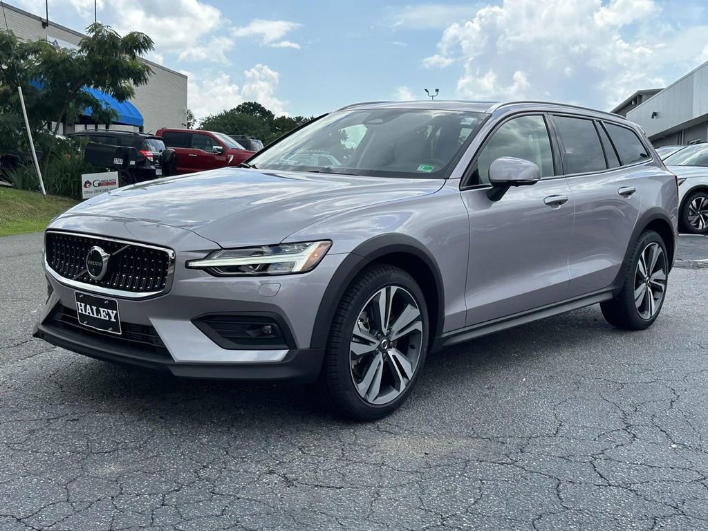 New 2026 Volvo V60 B5 Cross Country Plus w/ Protection Package Premier image 22