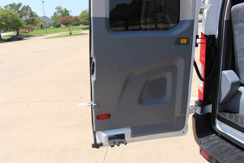 Used 2019 Ford Transit 350 XLT RWD image 12