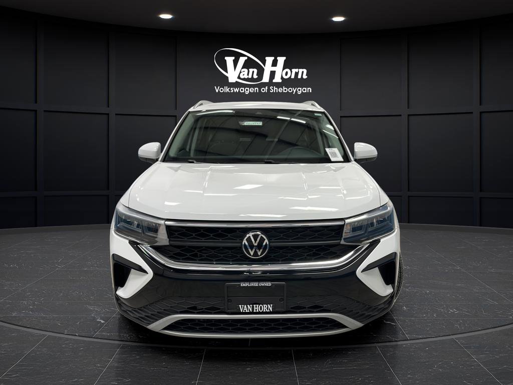 Used 2024 Volkswagen Taos SE image 8