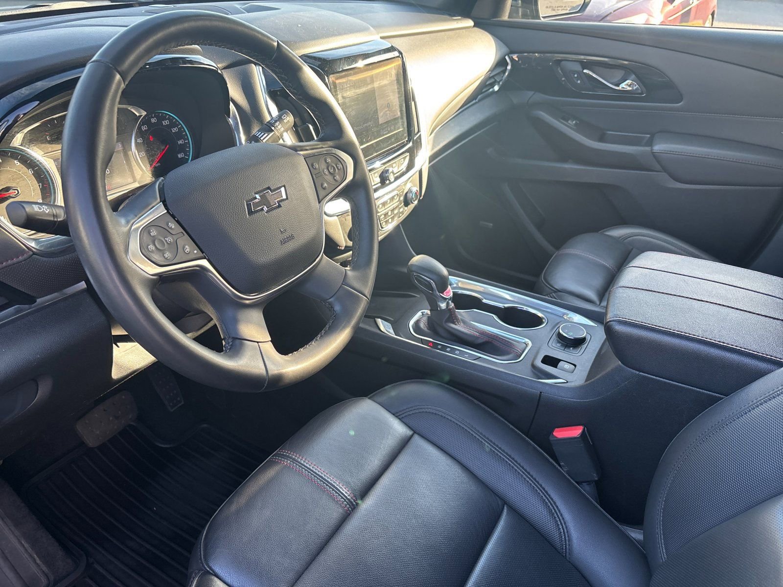 Used 2023 Chevrolet Traverse RS AWD/4WD image 8