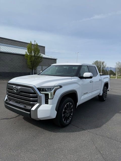 Used 2025 Toyota Tundra Limited AWD/4WD image 2