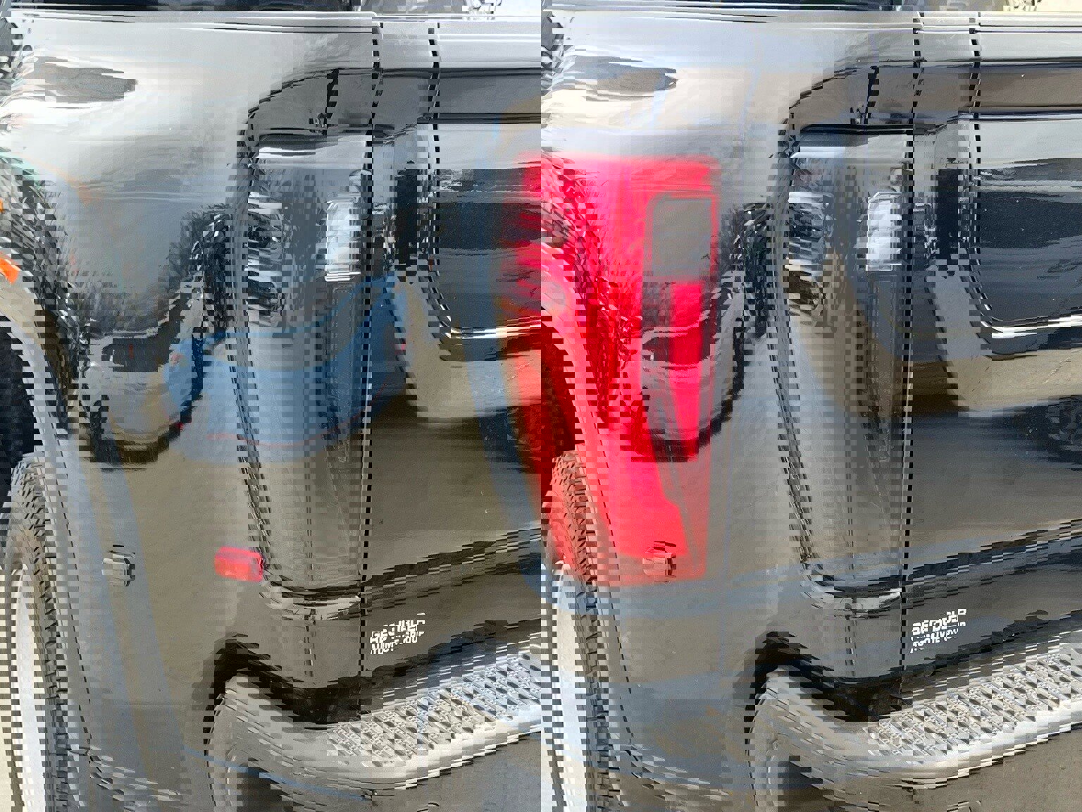 Used 2024 GMC Sierra 3500 Denali w/ Denali Reserve Package image 13