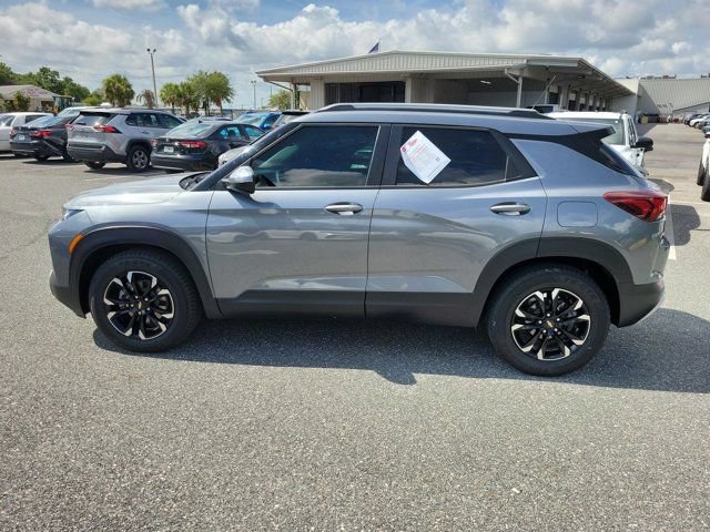 Used 2021 Chevrolet TrailBlazer LT w/ Convenience Package FWD image 13