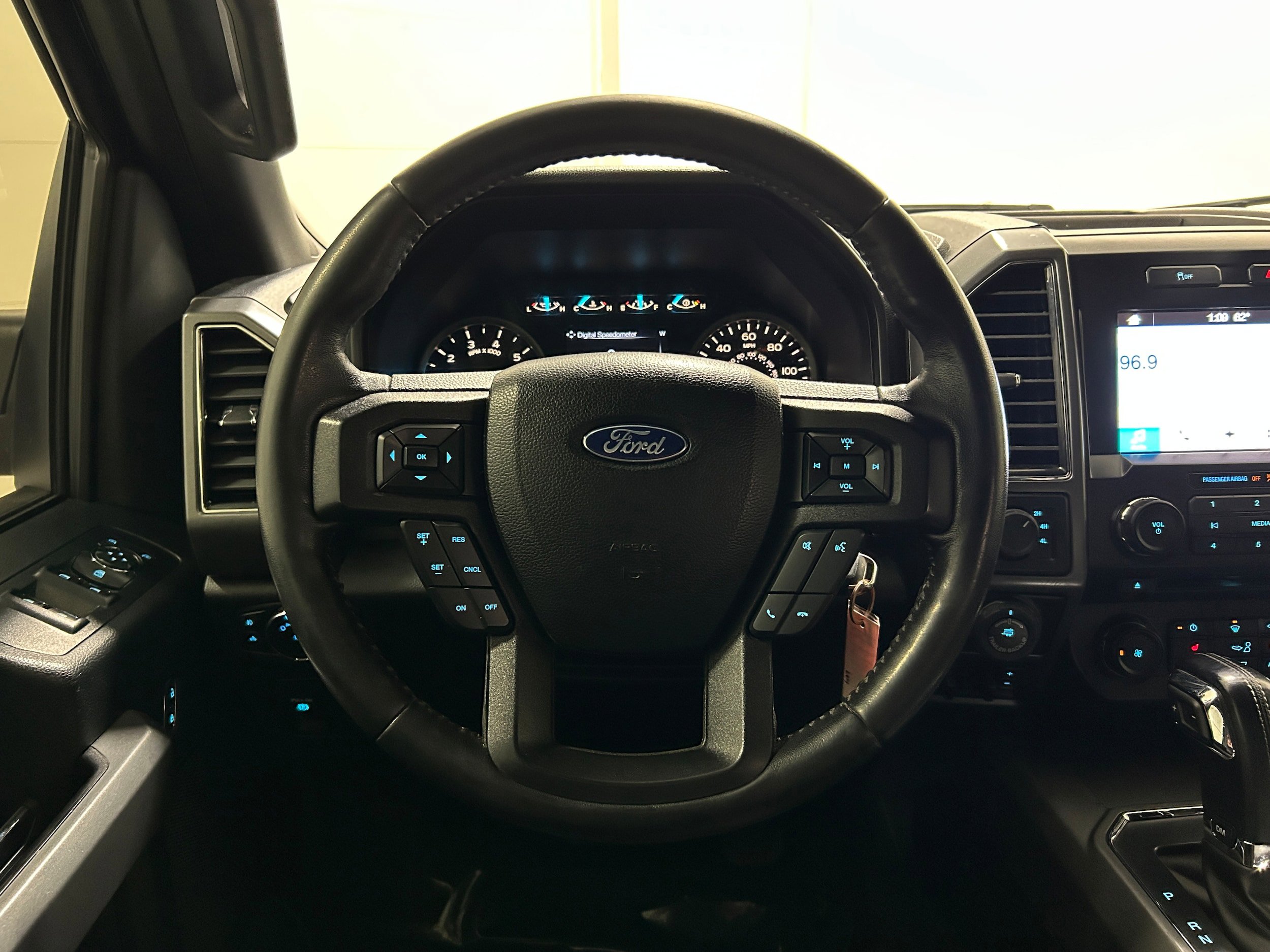 Used 2018 Ford F150 XLT w/ Equipment Group 302A Luxury AWD/4WD image 13