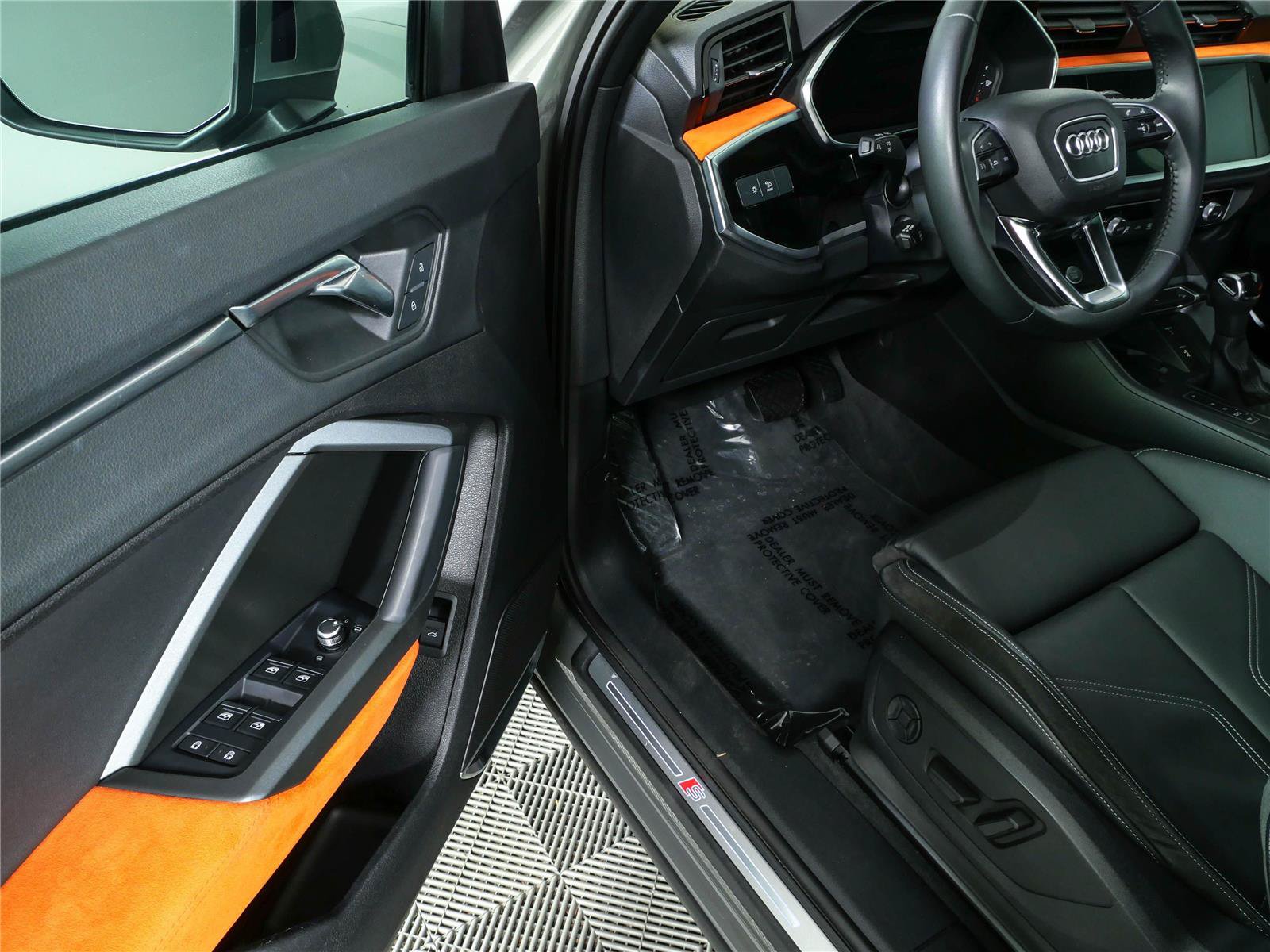 Used 2019 Audi Q3 2.0T Premium Plus w/ Premium Plus Package AWD/4WD image 7