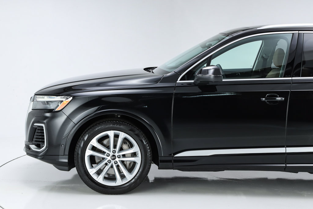 Used 2025 Audi Q7 3.0T Prestige w/ Prestige Package AWD/4WD image 49
