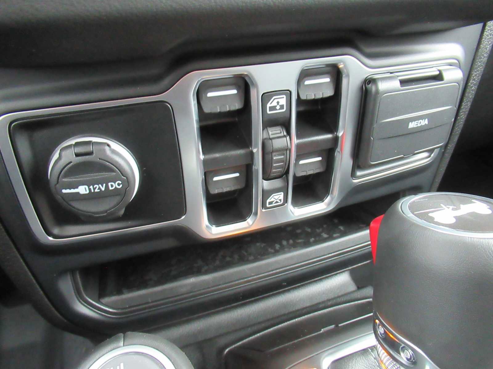 New 2025 Jeep Wrangler Unlimited Sahara w/ Safety Group image 28