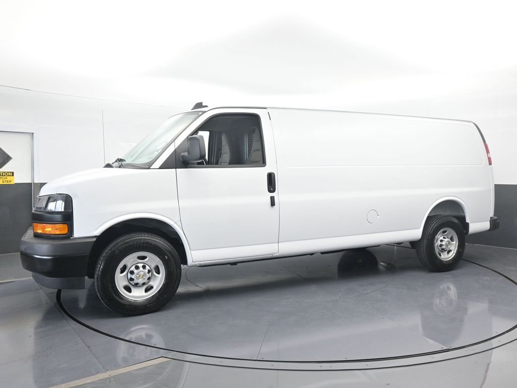 New 2025 Chevrolet Express 3500 Extended w/ Driver Convenience Package RWD video 2
