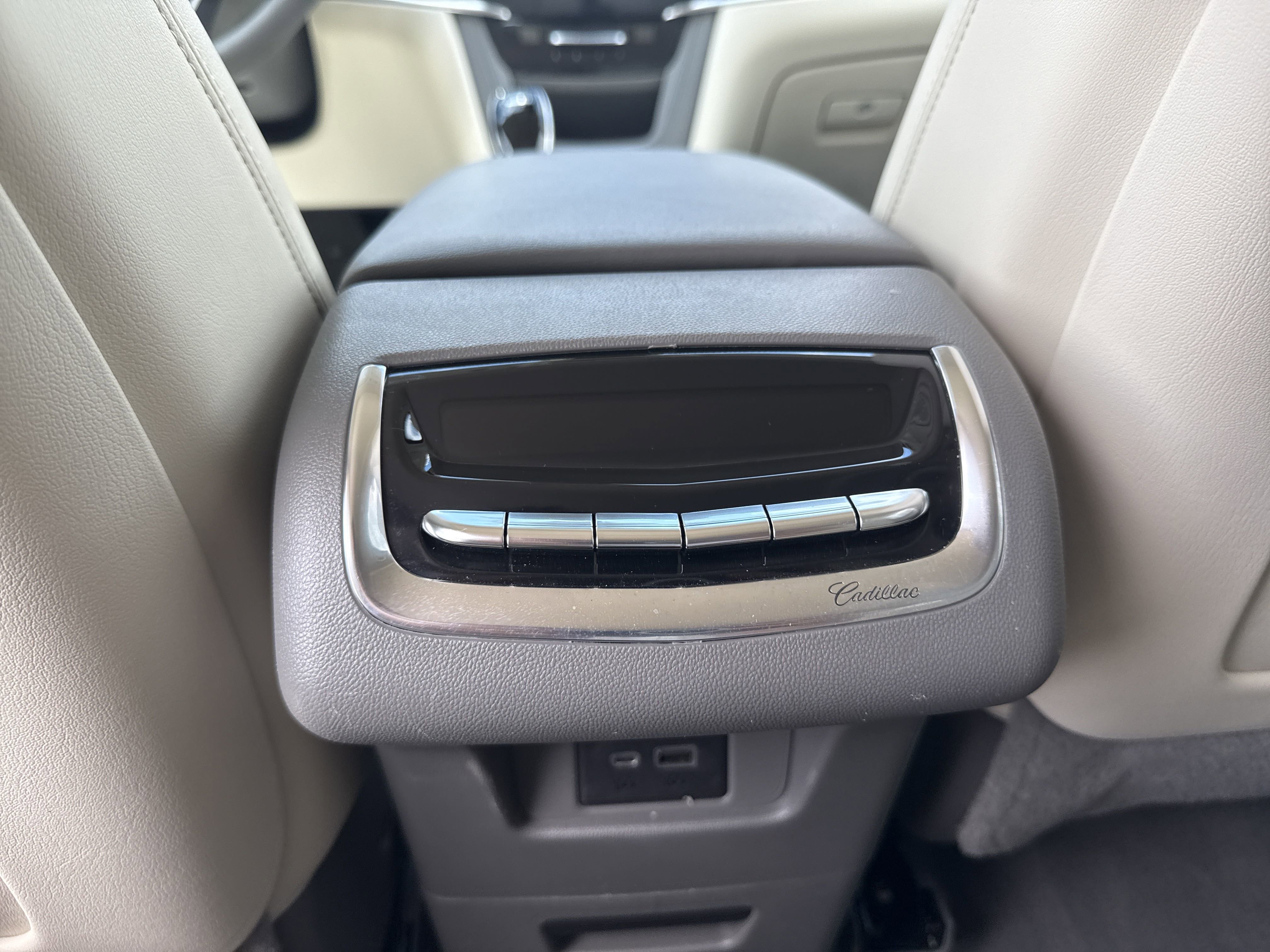 Used 2020 Cadillac XT6 Premium Luxury image 25