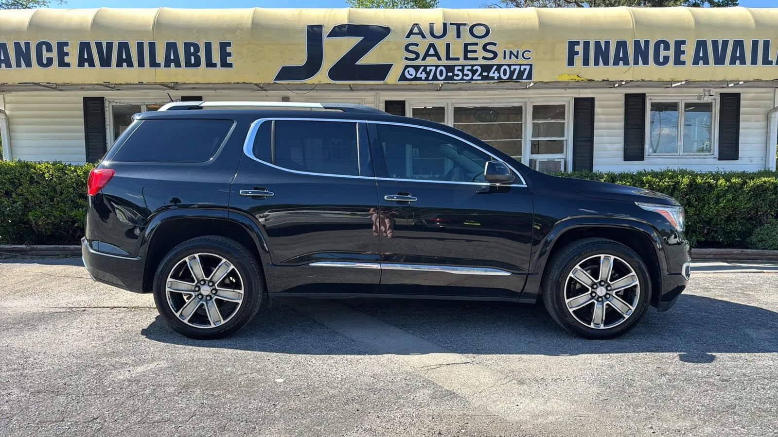Used 2017 GMC Acadia Denali FWD image 2