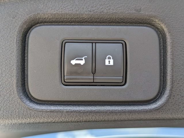 Used 2023 Nissan Pathfinder Platinum w/ Black Appearance Package AWD/4WD image 15