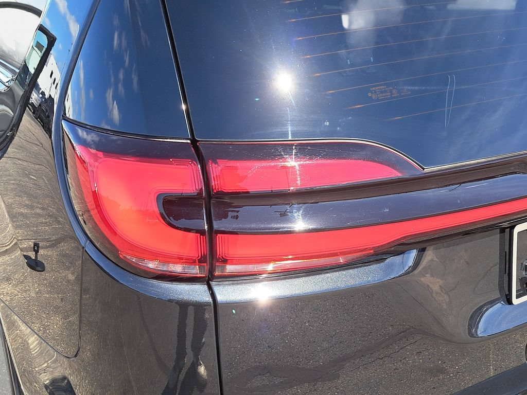 Used 2023 Chrysler Pacifica Touring FWD image 36