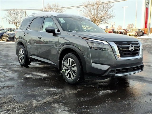New 2025 Nissan Pathfinder SL image 3