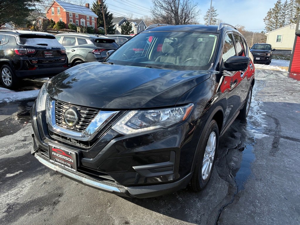Used 2018 Nissan Rogue SV w/ Premium Package image 2