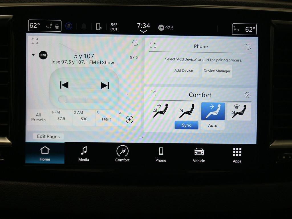 Used 2024 Chrysler Pacifica Touring-L image 23