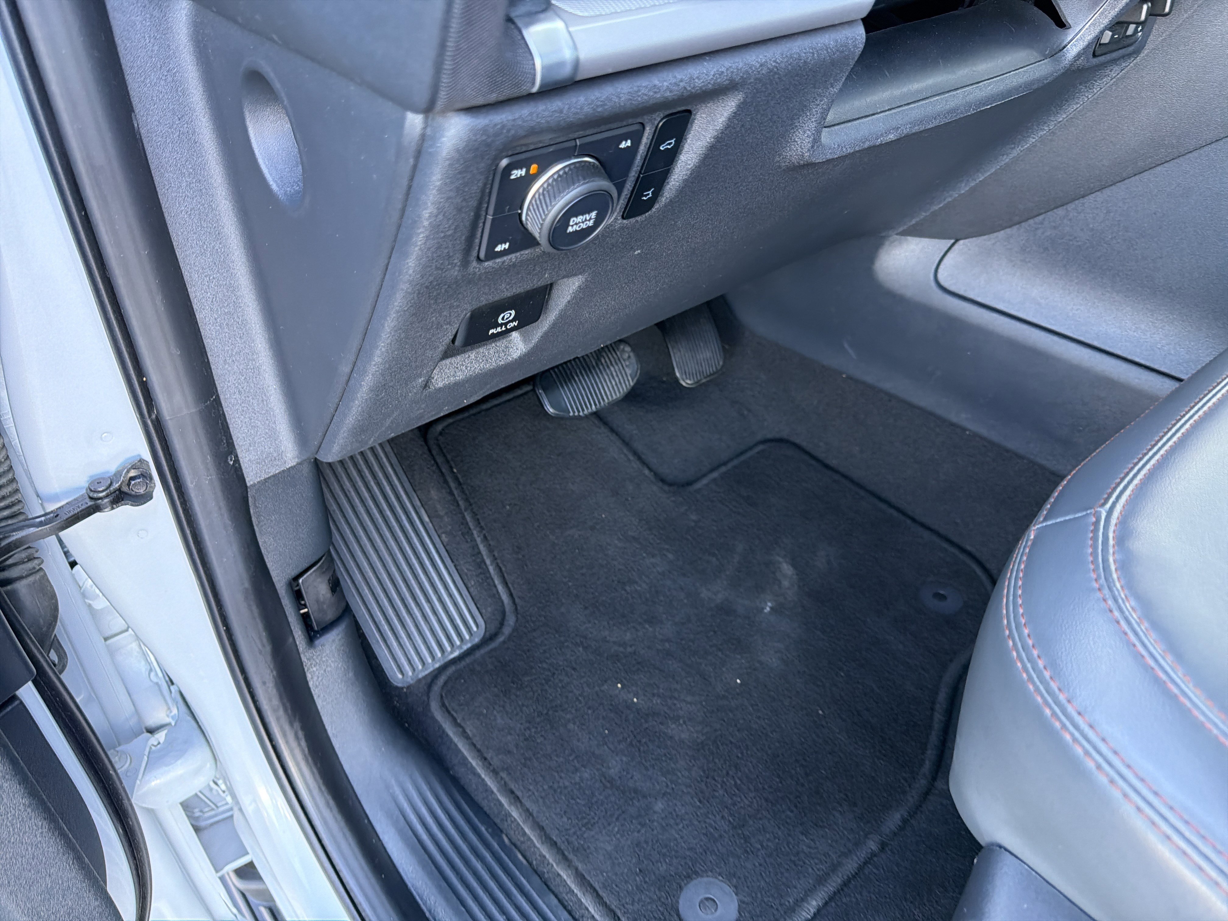 Certified 2025 Ford Expedition Active AWD/4WD image 29