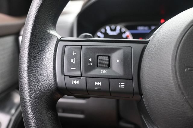Used 2023 Nissan Rogue SV AWD/4WD image 17