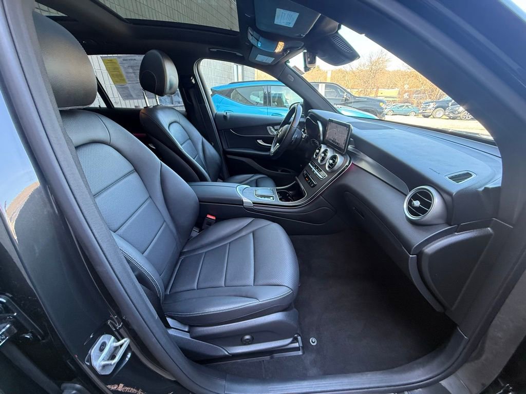 Used 2022 Mercedes-Benz GLC 300 4MATIC image 18