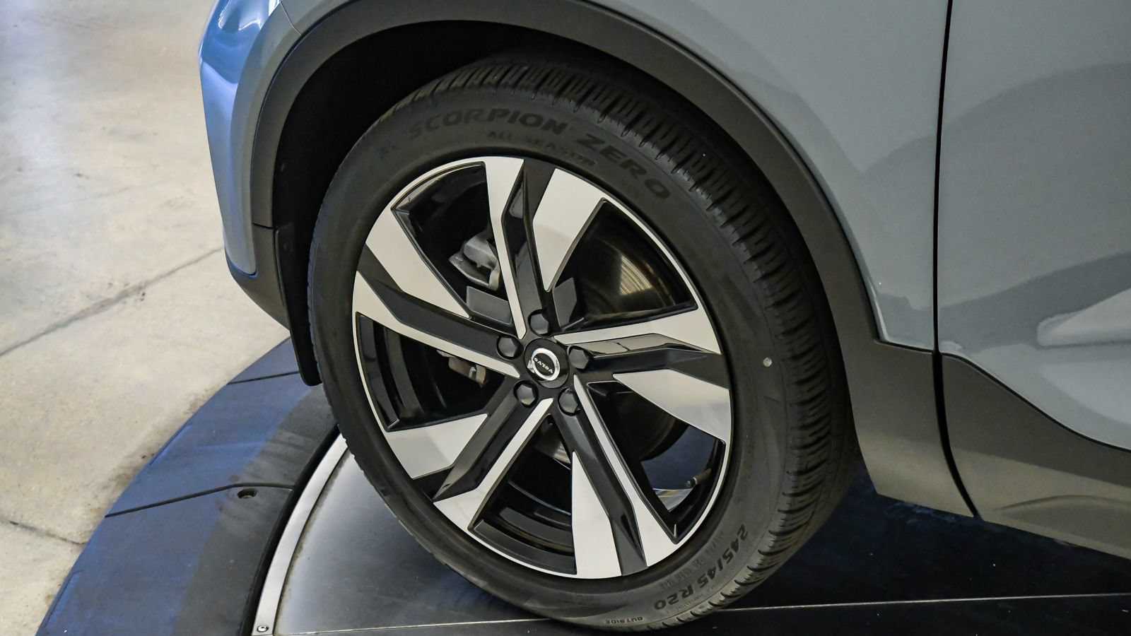 Certified 2023 Volvo XC40 B5 Plus w/ Protection Package Premier AWD/4WD image 10