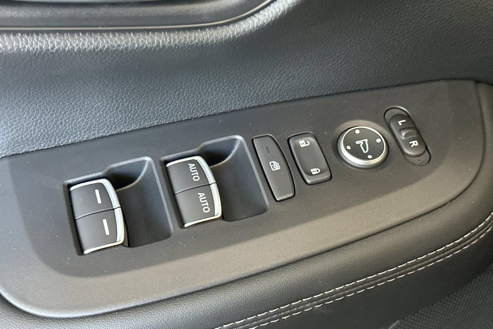 New 2027 Honda HR-V EX-L image 12
