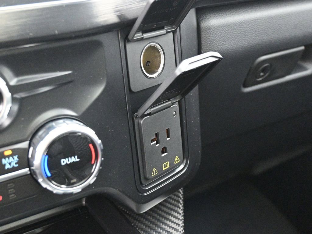 New 2026 Ford F250 Lariat w/ Black Appearance Package image 18