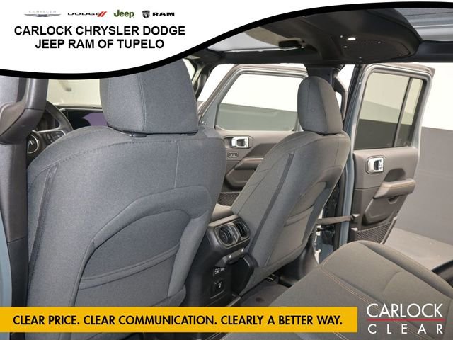 Used 2025 Jeep Wrangler Sahara image 26