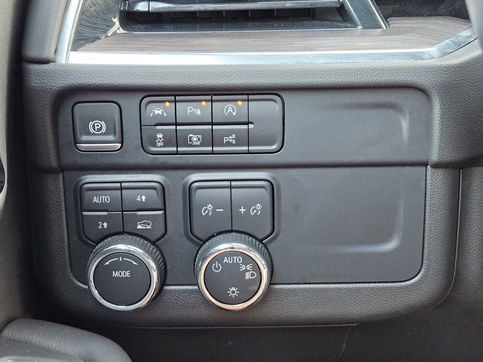 Certified 2025 Chevrolet Tahoe LT image 24