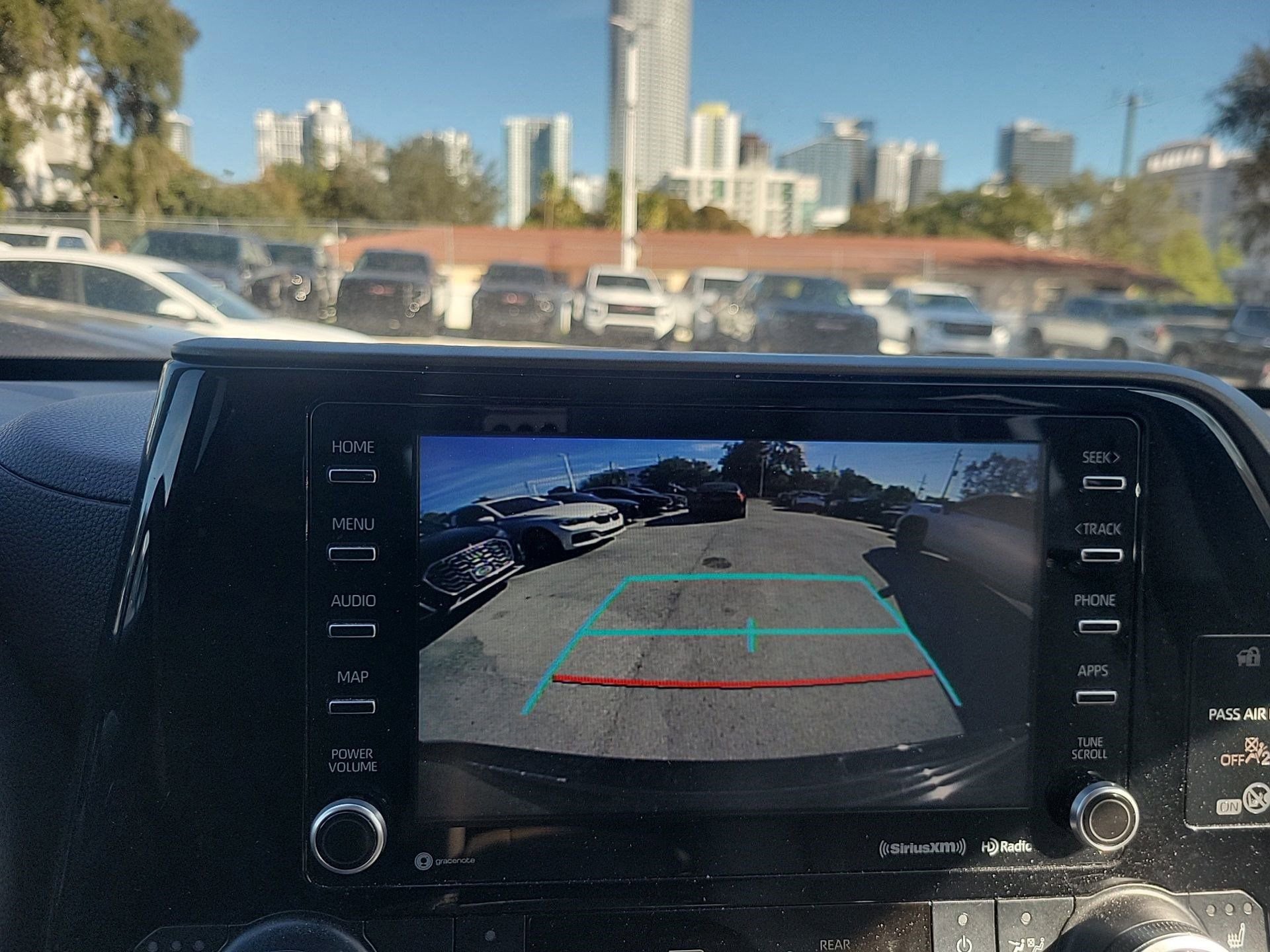 Used 2021 Toyota Highlander XLE image 36