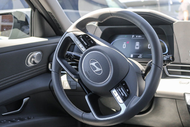 Certified 2026 Hyundai Elantra Sport FWD image 20
