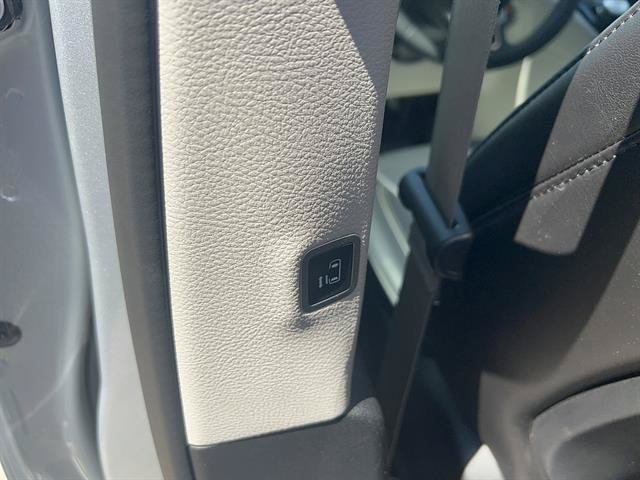Used 2024 Chrysler Pacifica Touring-L FWD image 15