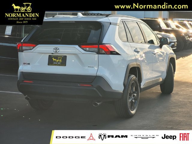 Used 2025 Toyota RAV4 XLE FWD image 3