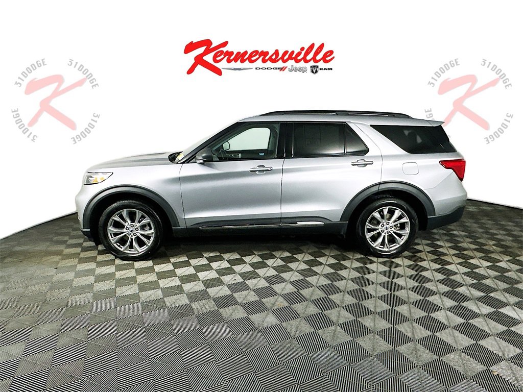 Used 2021 Ford Explorer XLT w/ Equipment Group 202A image 4