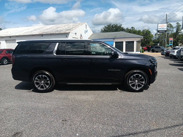 New 2025 Chevrolet Suburban LS image 10