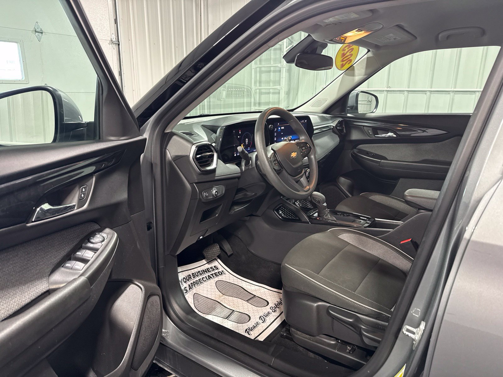 Used 2025 Chevrolet TrailBlazer LT AWD/4WD image 20