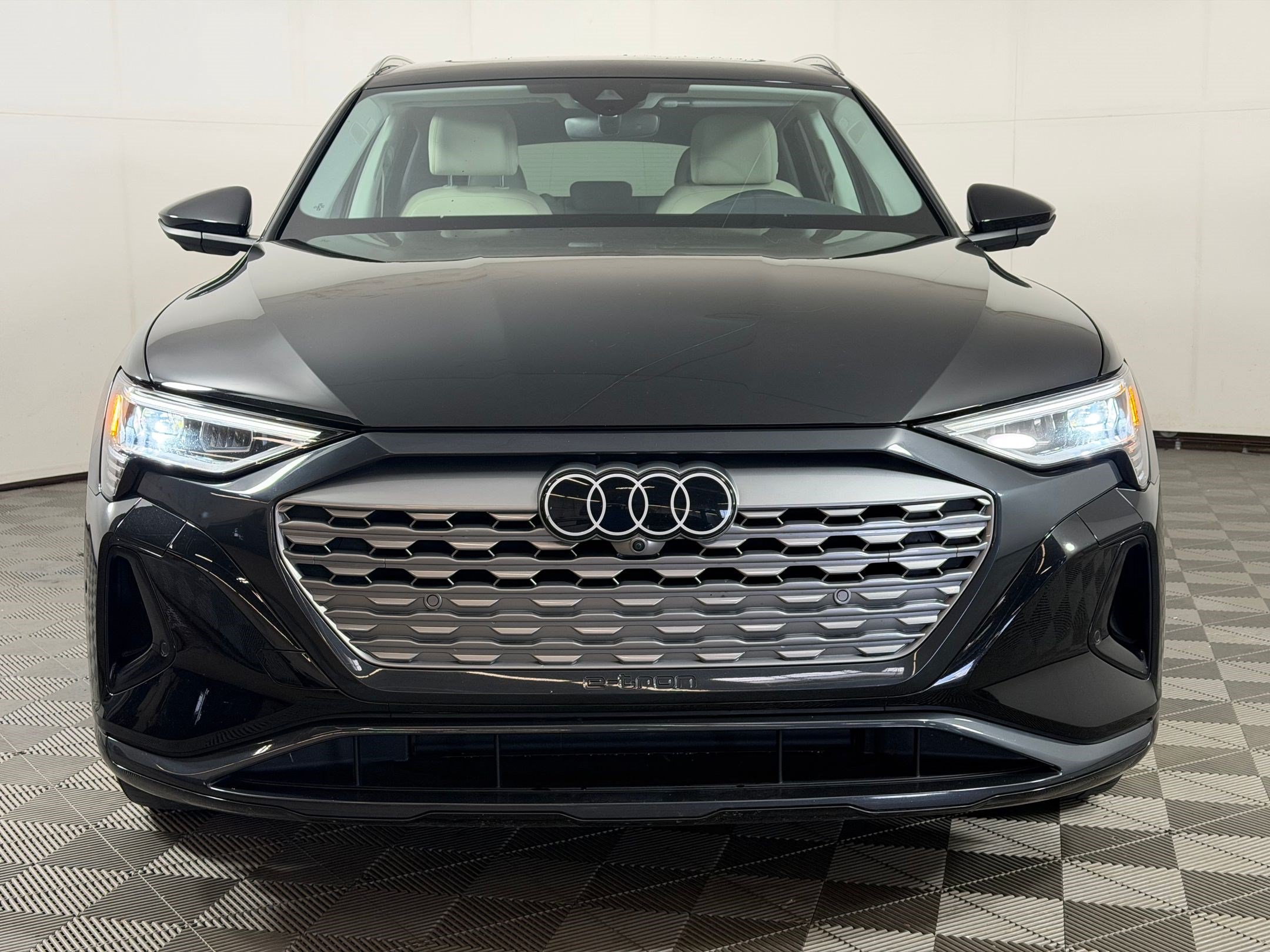 Certified 2024 Audi Q8 e-tron Premium Plus w/ Premium Plus Package AWD/4WD image 6