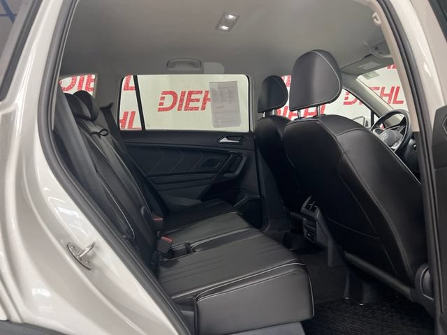 Used 2024 Volkswagen Tiguan SE AWD/4WD image 11
