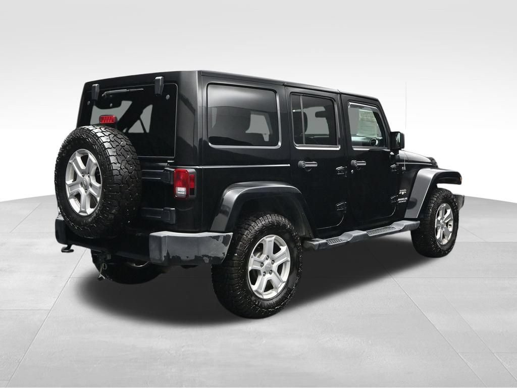 Used 2017 Jeep Wrangler Unlimited Sahara w/ Dual Top Group AWD/4WD image 5