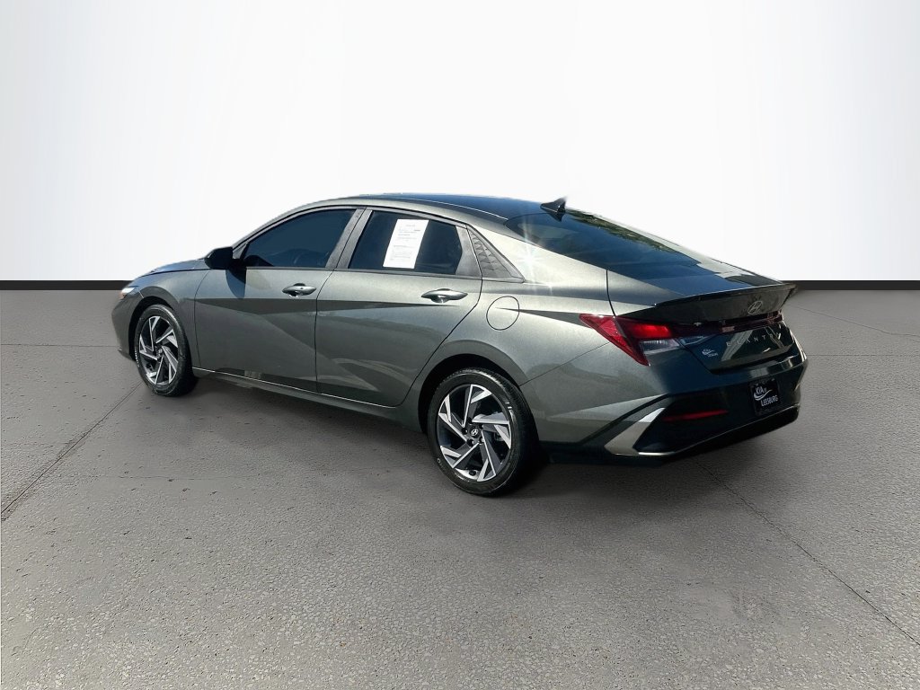 Used 2025 Hyundai Elantra Sport FWD image 5