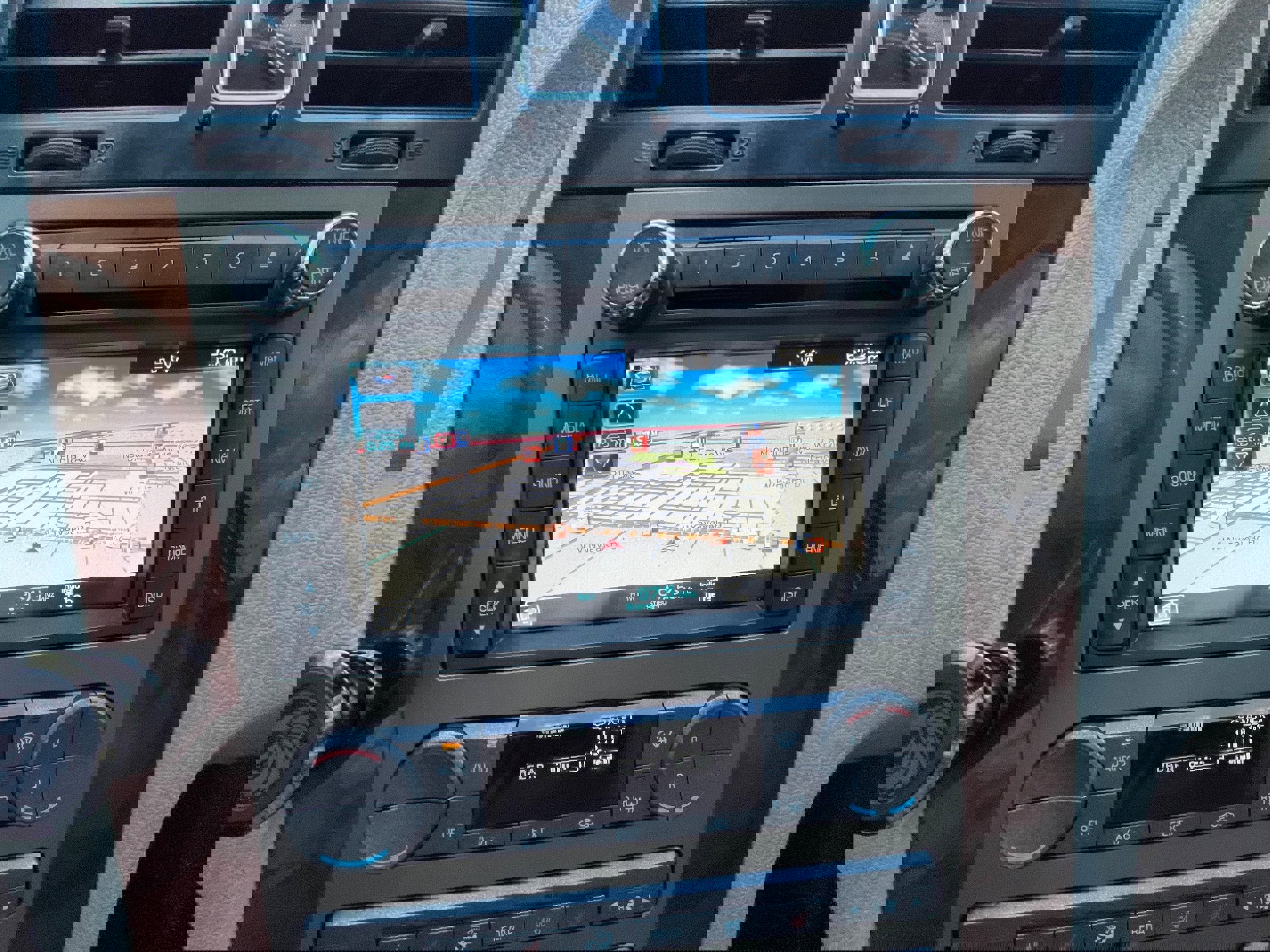 Used 2014 Lincoln Navigator 2WD image 18