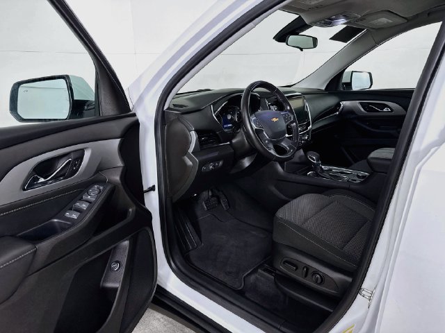 Used 2021 Chevrolet Traverse LT AWD/4WD image 3