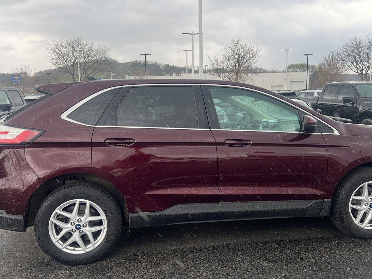 Used 2022 Ford Edge SEL w/ Convenience Package image 3