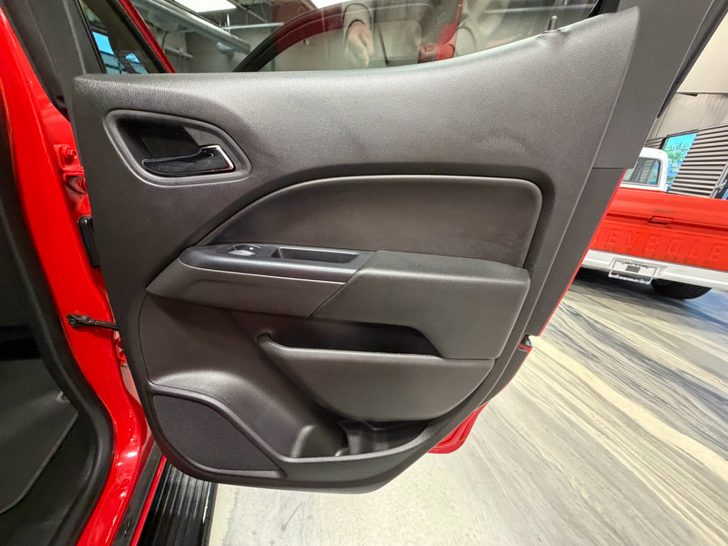 Used 2016 Chevrolet Colorado LT w/ LT Convenience Package RWD image 42